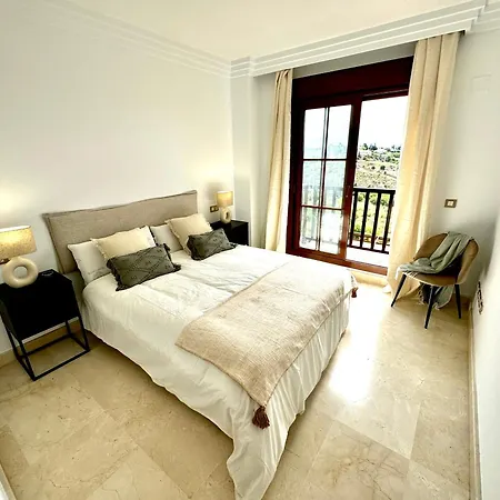 Piso De Lujo Totalmente Equipado A Estrenar Para 6 Estepona Exterior photo